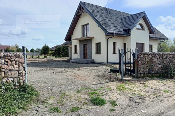 Dwukondygnacyjne domy do wykończenia pod miastem na sprzedaz
