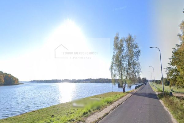 Dzialki budowlane nad jeziorem, nad wodą