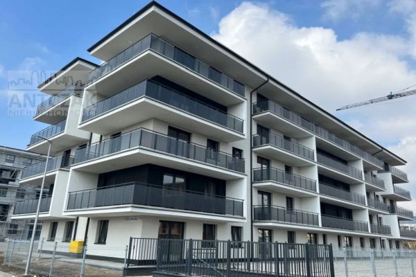 Nowiutkie, 2 pokojowe mieszkania z balkonem, w bloku apartamentowcu, Zębców, Ostrów wlkp.